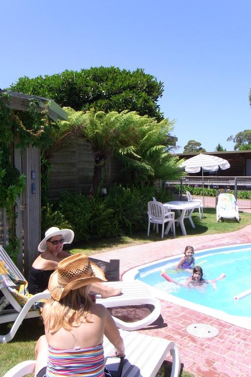 Lazy Acre Log Aparthotel 4*