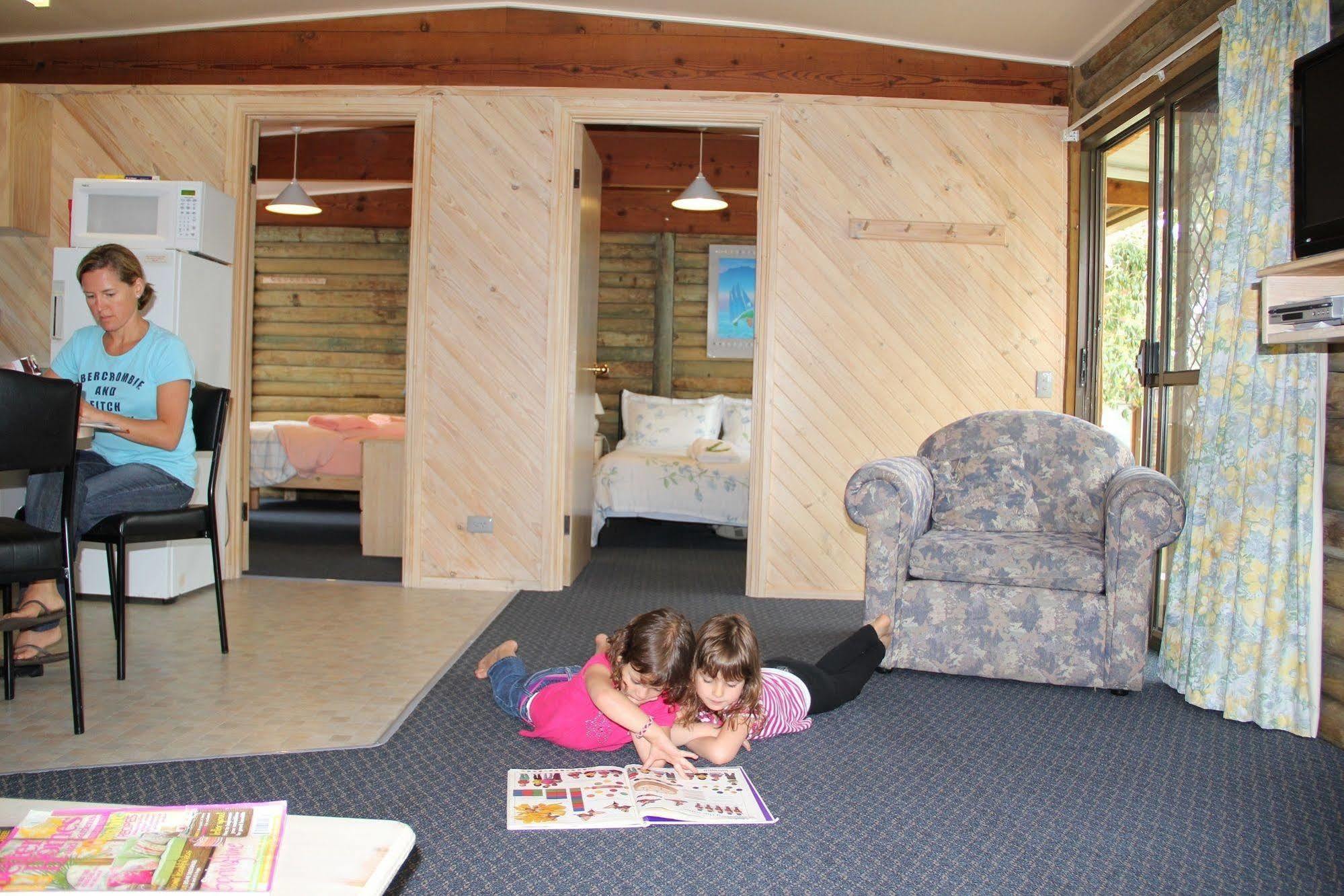Lazy Acre Log Aparthotel