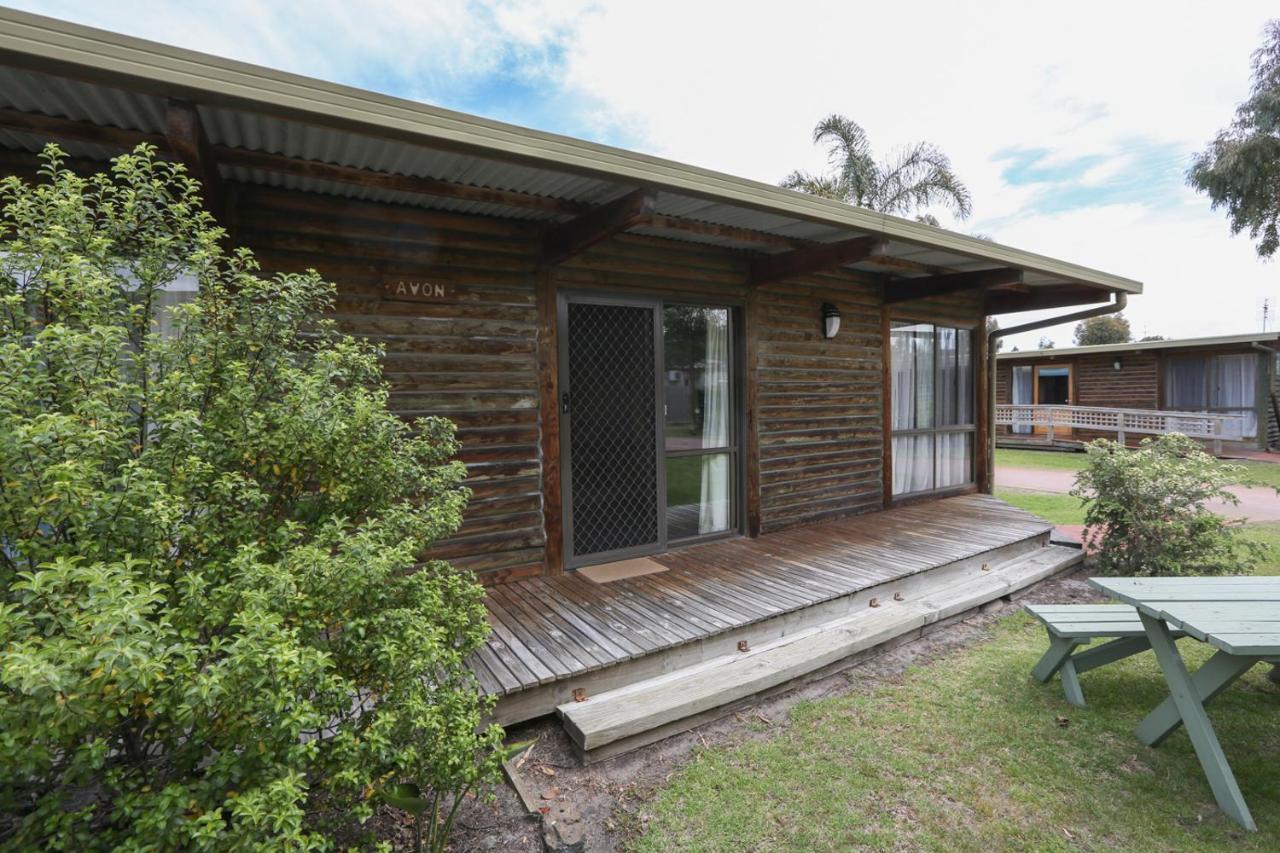 Lazy Acre Log Aparthotel Lakes Entrance