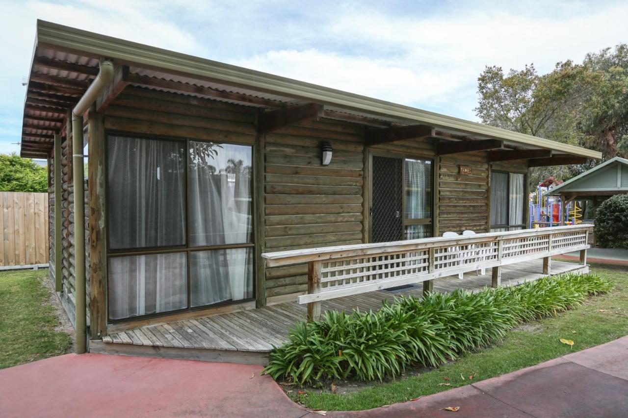 Lazy Acre Log 4* Lakes Entrance