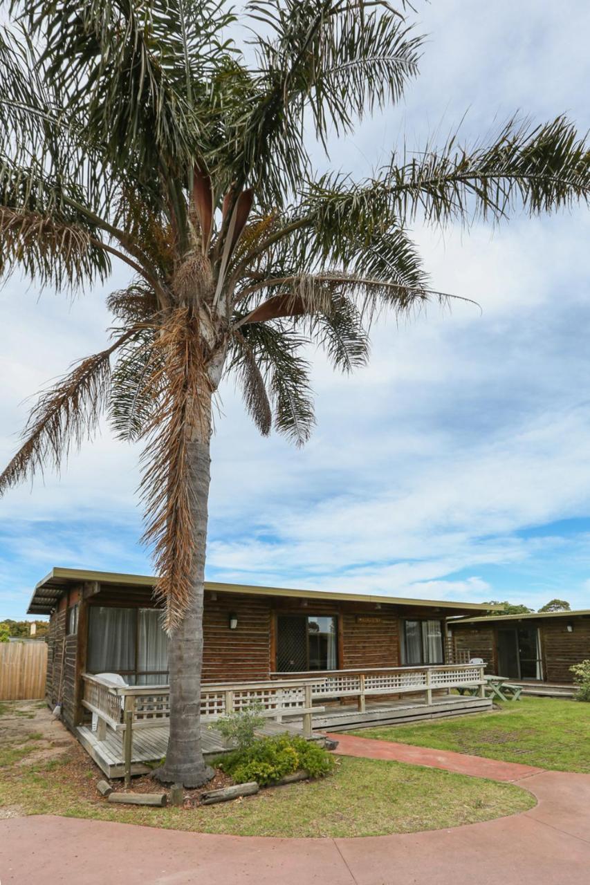 Lazy Acre Log Aparthotel Lakes Entrance