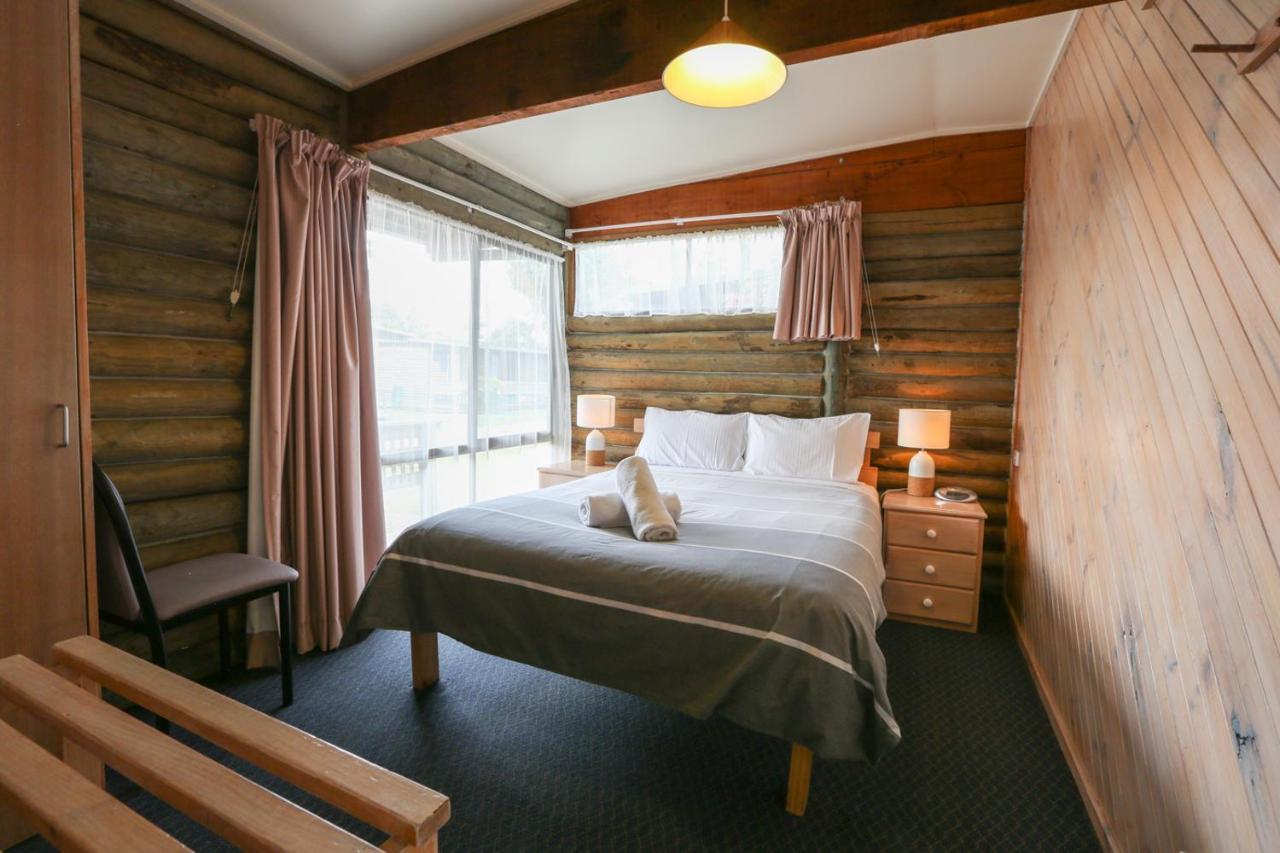 Lazy Acre Log Aparthotel Lakes Entrance