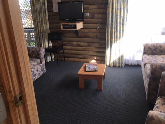 Lazy Acre Log Aparthotel 4*